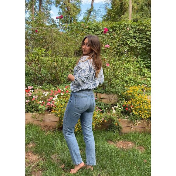 90s Lizwear Blue Rose Button-Down - 90s Vintage - Cottagecore - Porcelain Blue - Picture 2 of 5